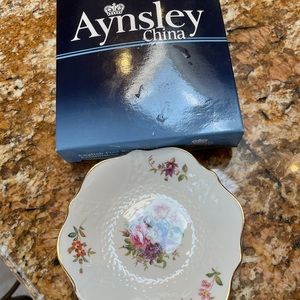 Ansley Bone China Howard Sprays Clyde Sweet Dish-includes Wrapping Paper
